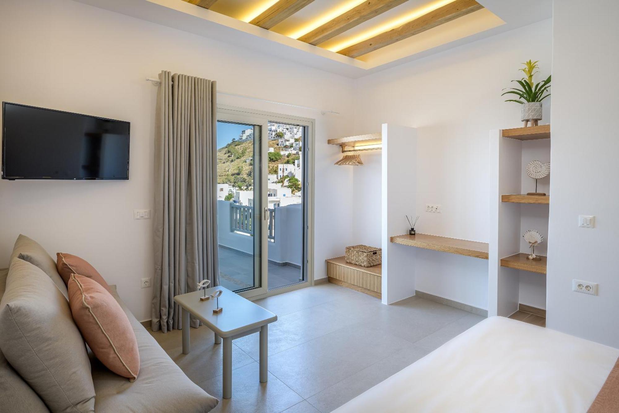 Vivere Luxury Suites Pera Gyalos Exterior photo